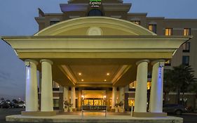 Holiday Inn Express & Suites Orlando - International Drive